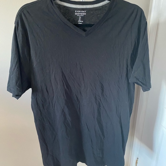 Old Navy Everyday Tee - Picture 4 of 7